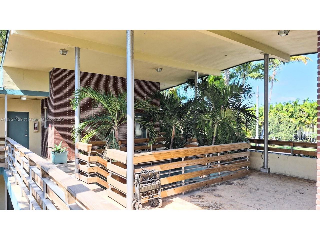 1770 Meridian Ave, Unit 213, Miami Beach, FL 33139 Photo