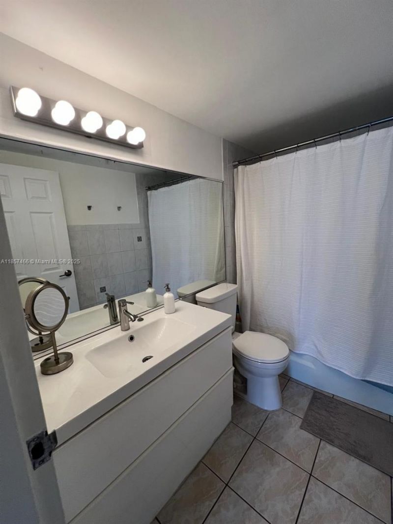 5601 Collins Ave, Unit 1115, Miami Beach, FL 33140 Photo