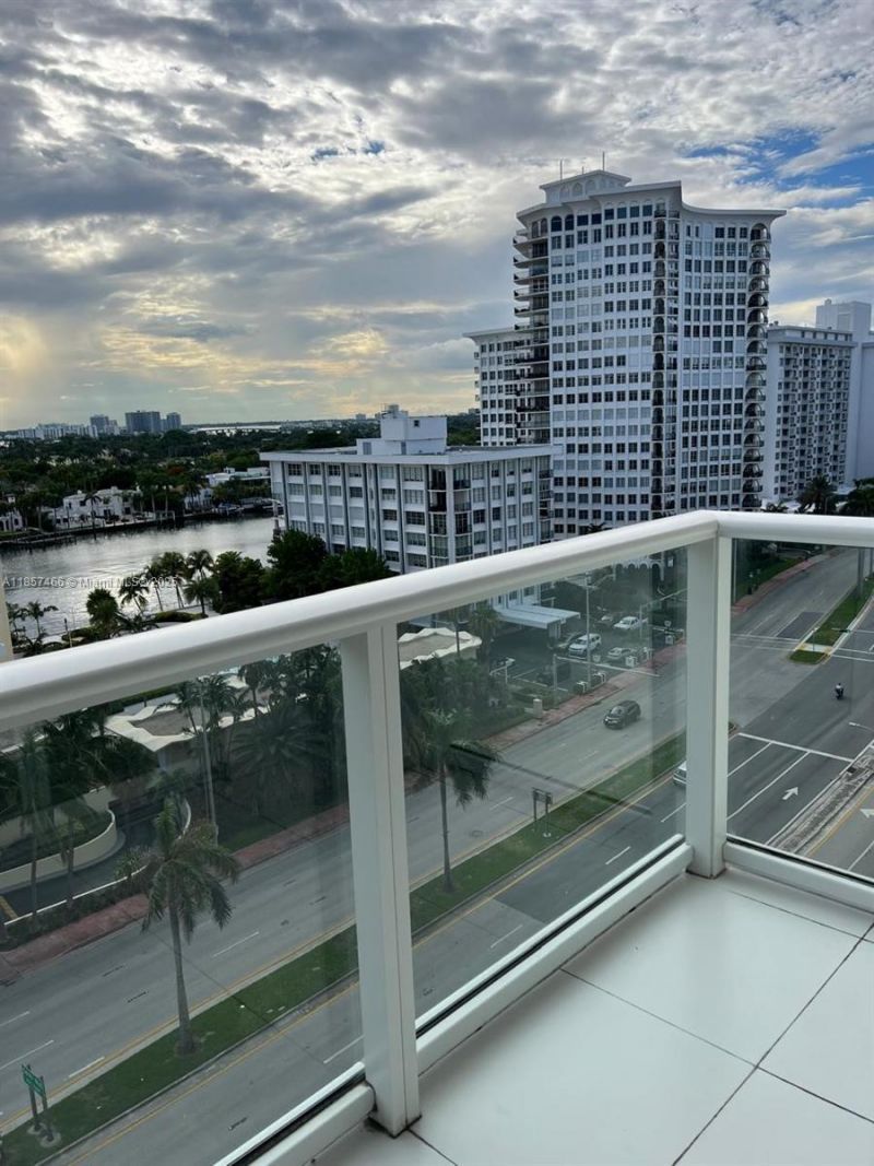 5601 Collins Ave, Unit 1115, Miami Beach, FL 33140 Photo