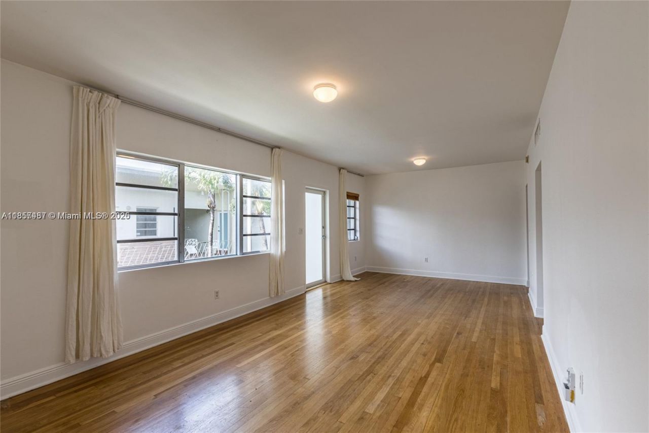 1130 Venetian Way, Unit 2B, Miami, FL 33139 Photo