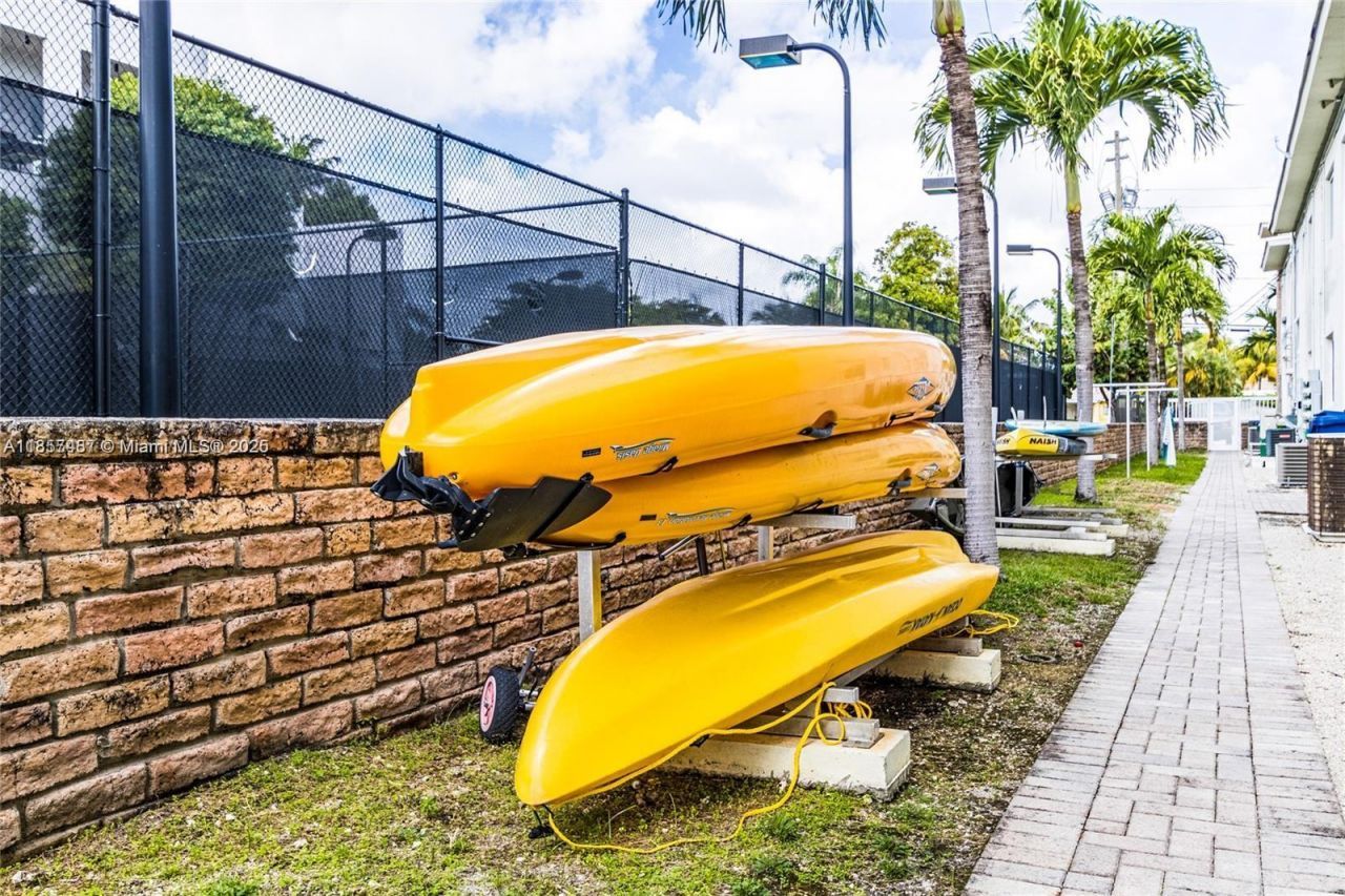 1130 Venetian Way, Unit 2B, Miami, FL 33139 Photo