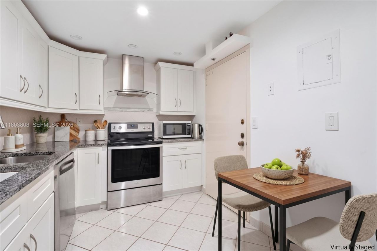 9511 Collins Ave, Unit 1002, Surfside, FL 33154 Photo