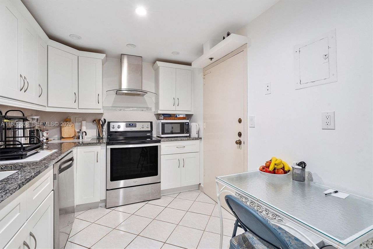 9511 Collins Ave, Unit 1002, Surfside, FL 33154 Photo