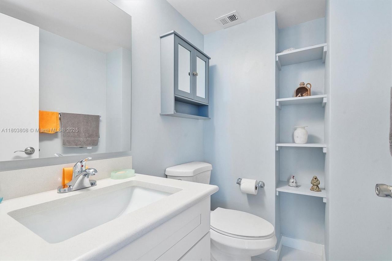 9511 Collins Ave, Unit 1002, Surfside, FL 33154 Photo