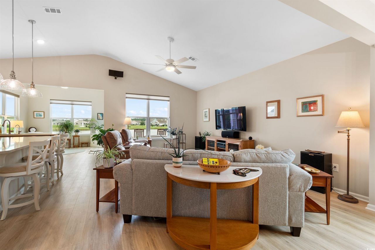 5059 Vinesia Dr. Photo 13