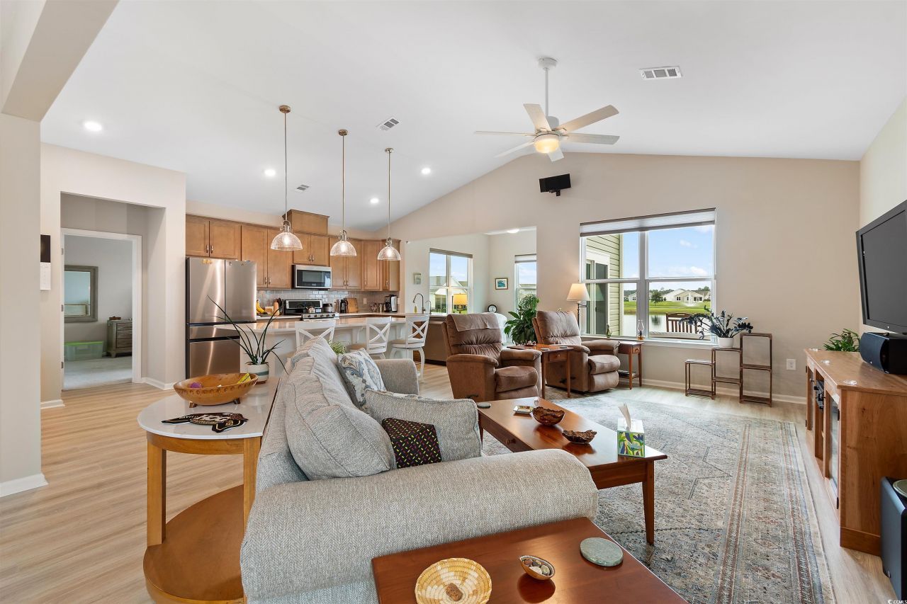 5059 Vinesia Dr. Photo 14