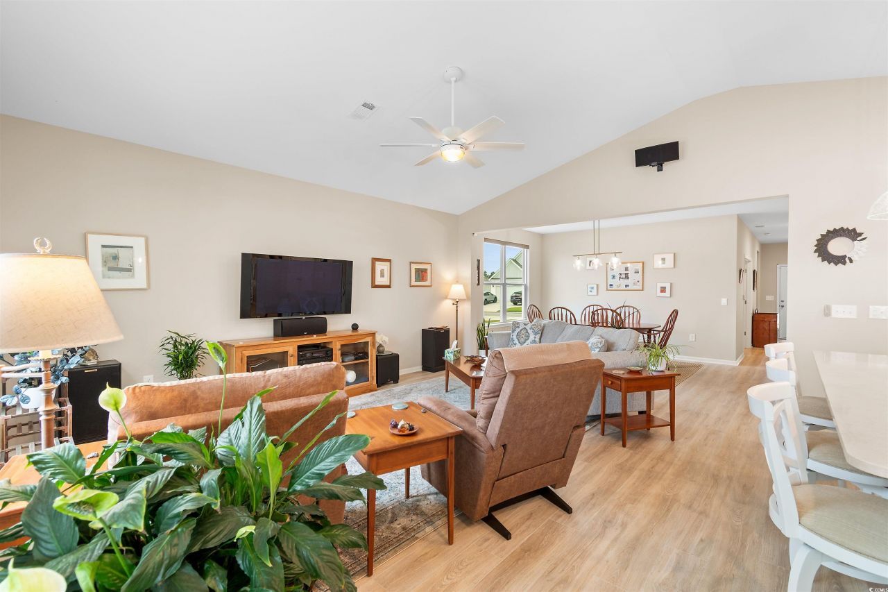 5059 Vinesia Dr. Photo 16