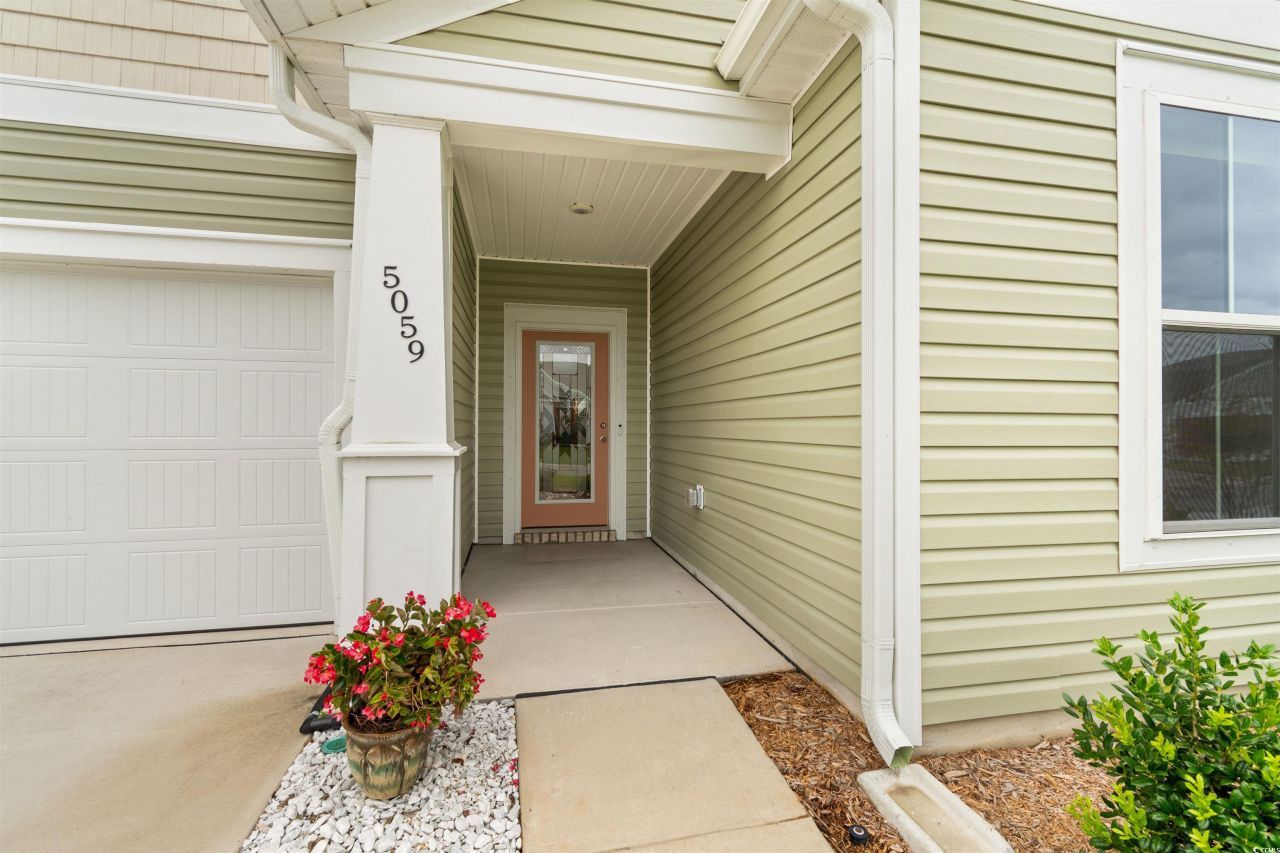 5059 Vinesia Dr. Photo 3