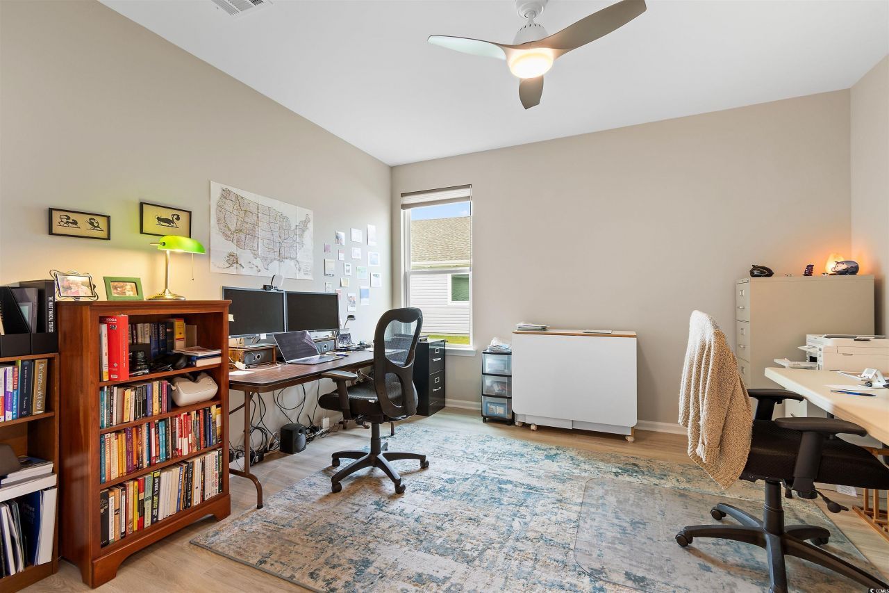 5059 Vinesia Dr. Photo 8