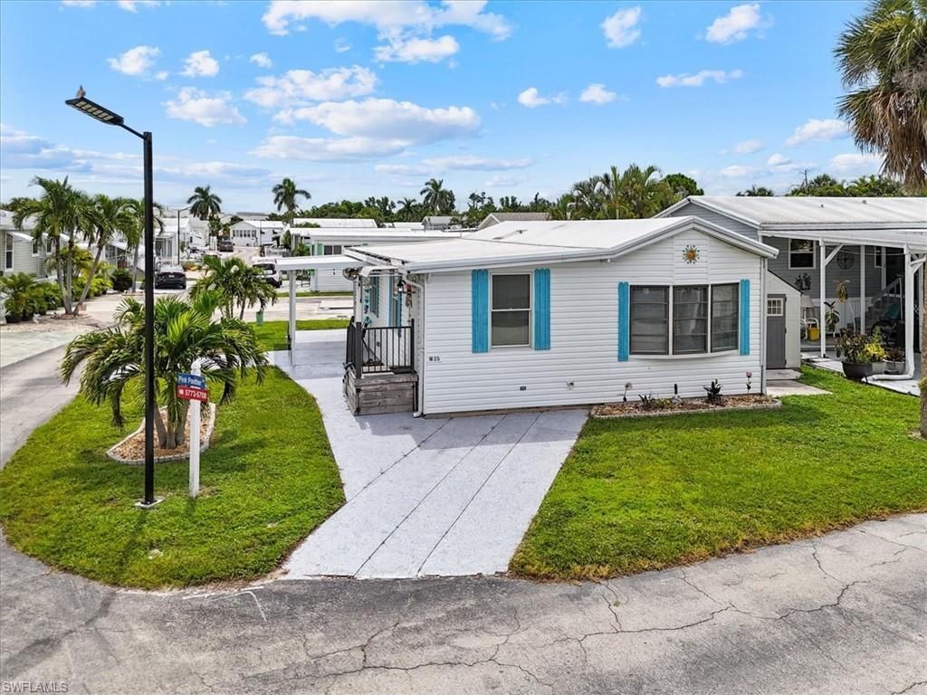 5773 Pink Panther Dr, Fort Myers, FL 33908 Photo