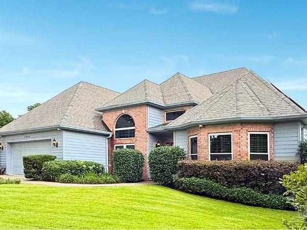 4020 Indigo Dr, Pensacola, FL 32507