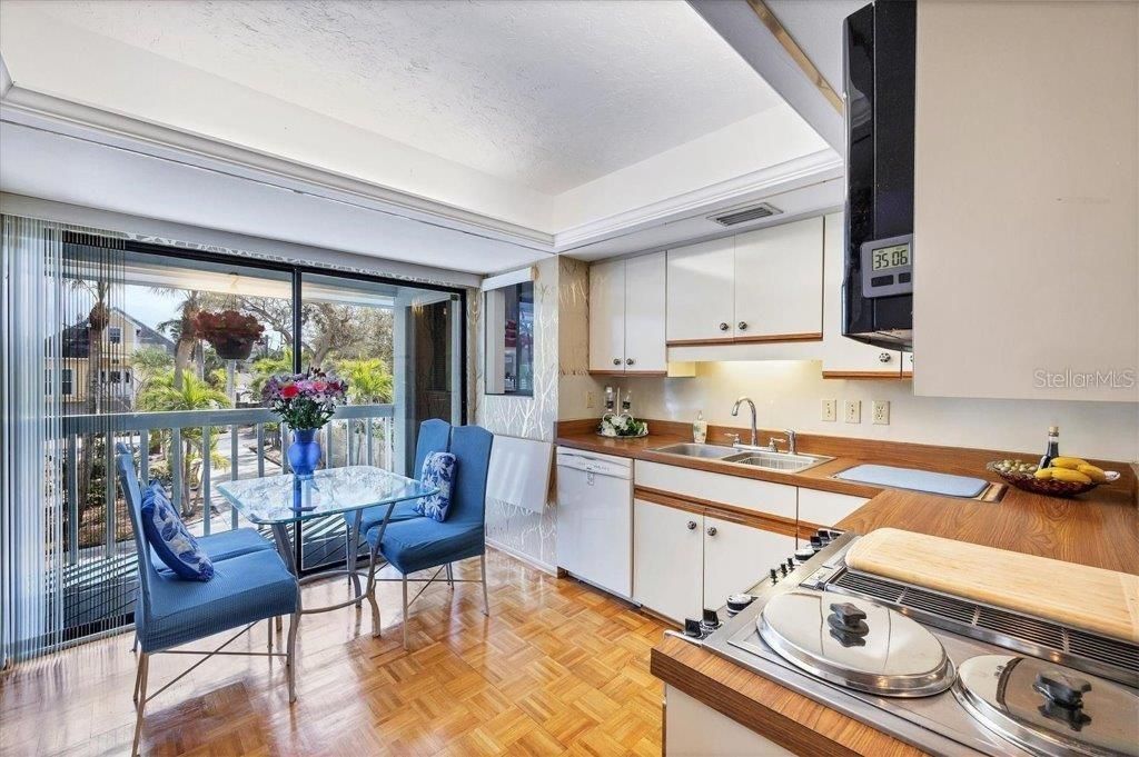 4114 Roberts Point Circle, Sarasota, FL 34242 Photo