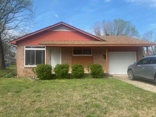 802 S Olive Drive, Clarksville, AR 72830