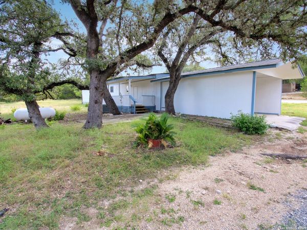 1155 Pecan, Canyon Lake, TX 78133