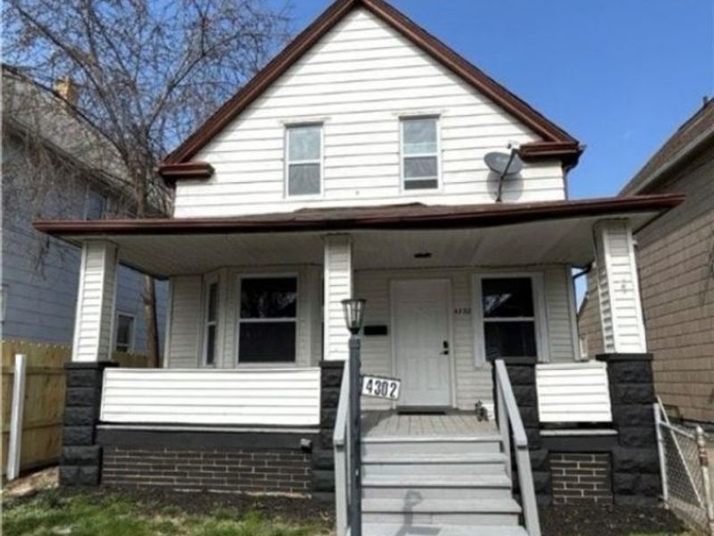 4302 Daisy Avenue, Cleveland, OH 44109 Photo 2