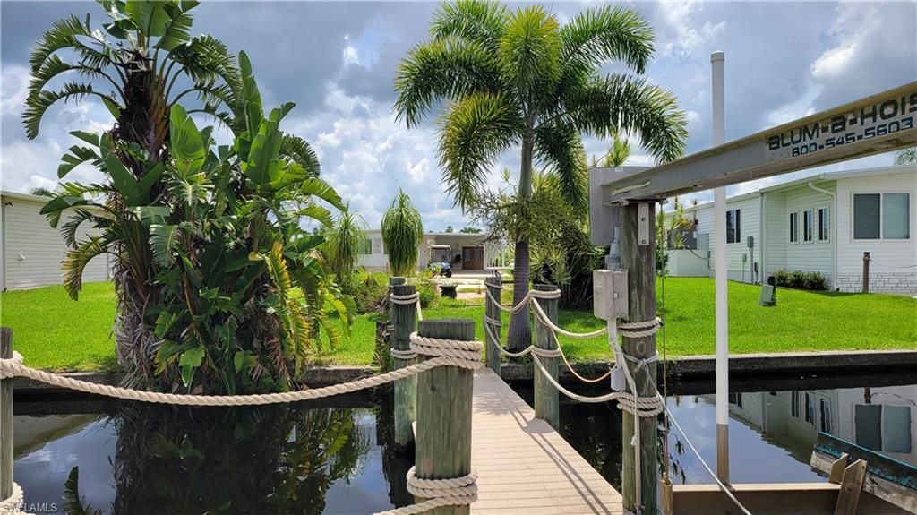 306 Shoreland Dr, Fort Myers, FL 33905 Photo