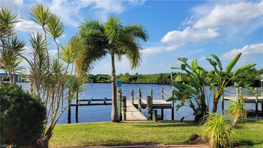 306 Shoreland Dr, Fort Myers, FL 33905 Photo