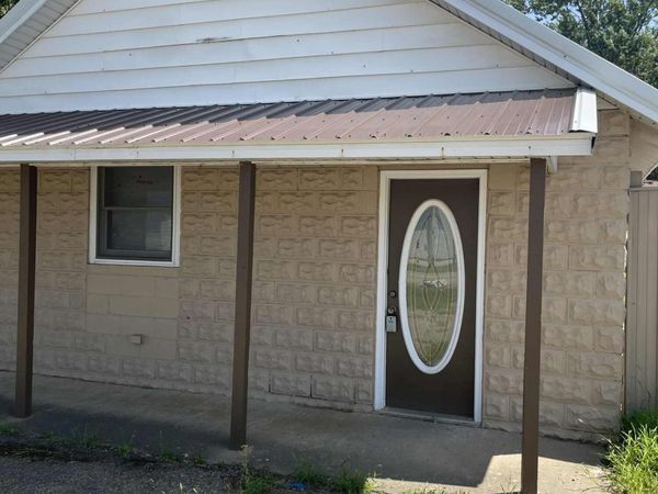 1022 E Michigan Avenue, Paw Paw, MI 49079