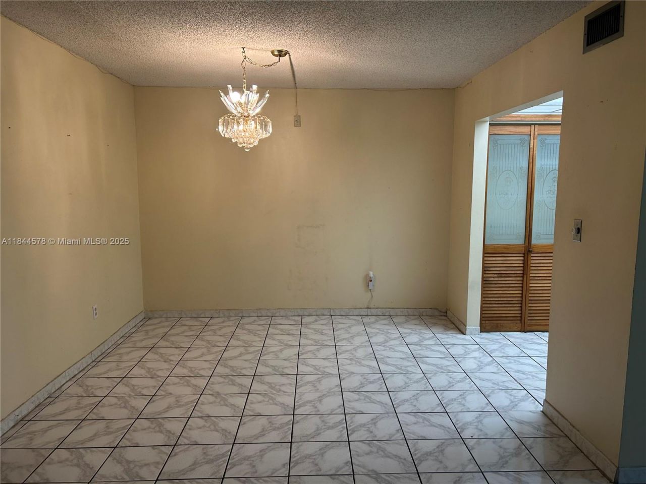 1940 NW 119th St, Unit 803, Miami, FL 33167 Photo