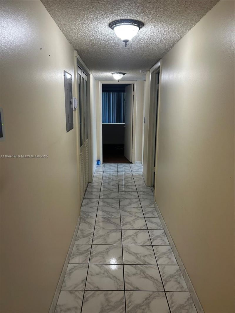 1940 NW 119th St, Unit 803, Miami, FL 33167 Photo