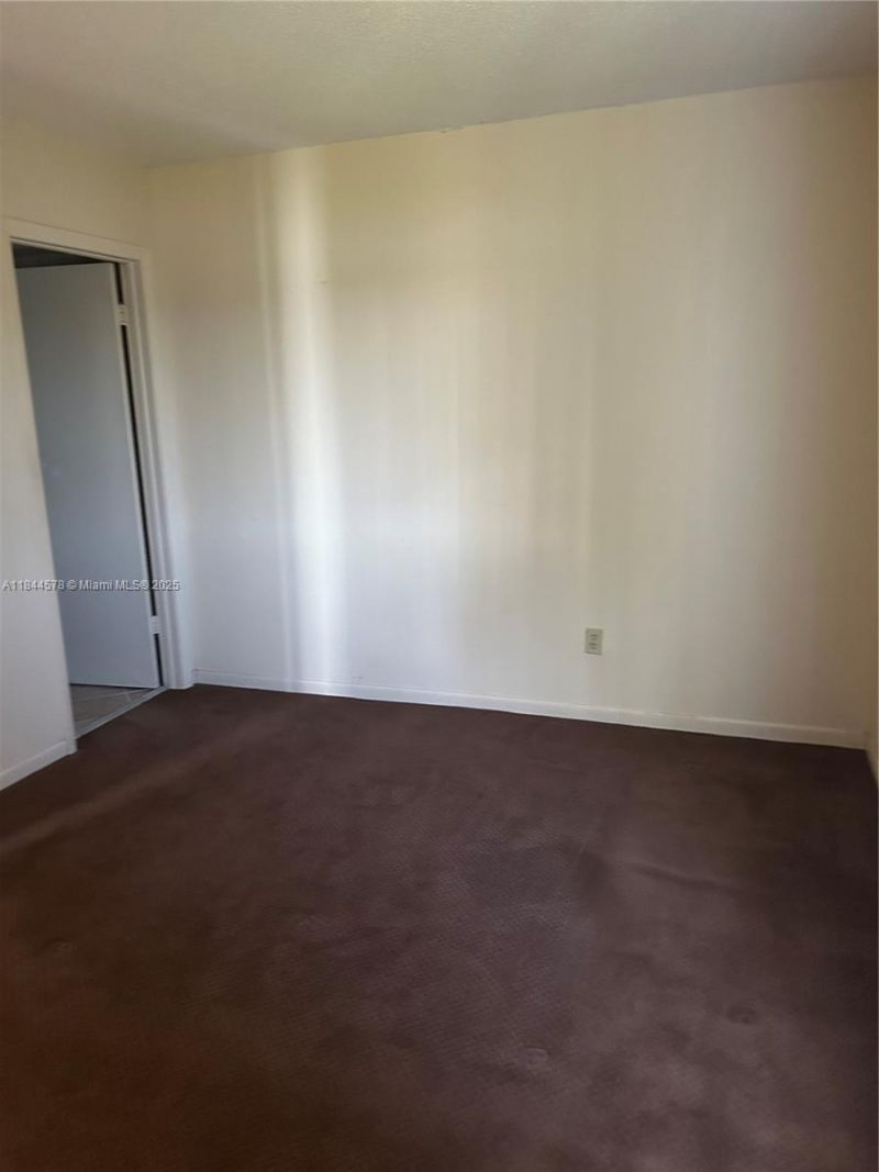 1940 NW 119th St, Unit 803, Miami, FL 33167 Photo