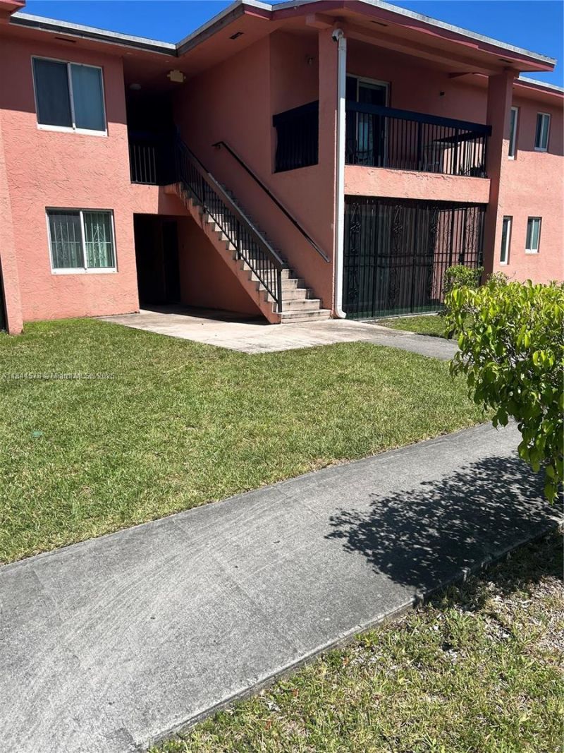 1940 NW 119th St, Unit 803, Miami, FL 33167 Photo