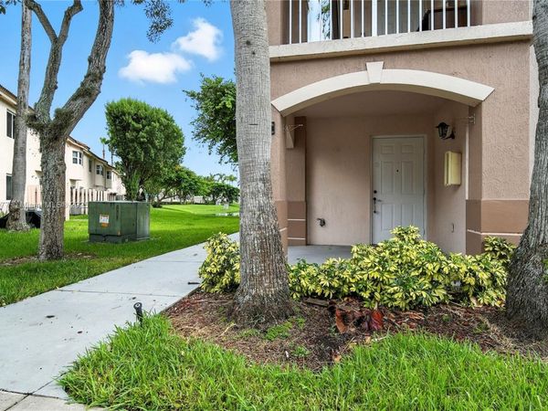 1270 SE 26th St, Unit 101, Homestead, FL 33035