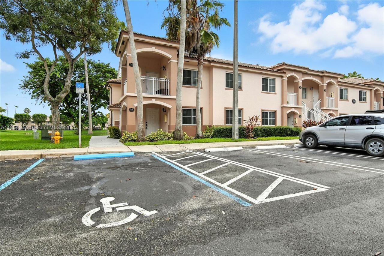 1270 SE 26th St, Unit 101, Homestead, FL 33035 Photo