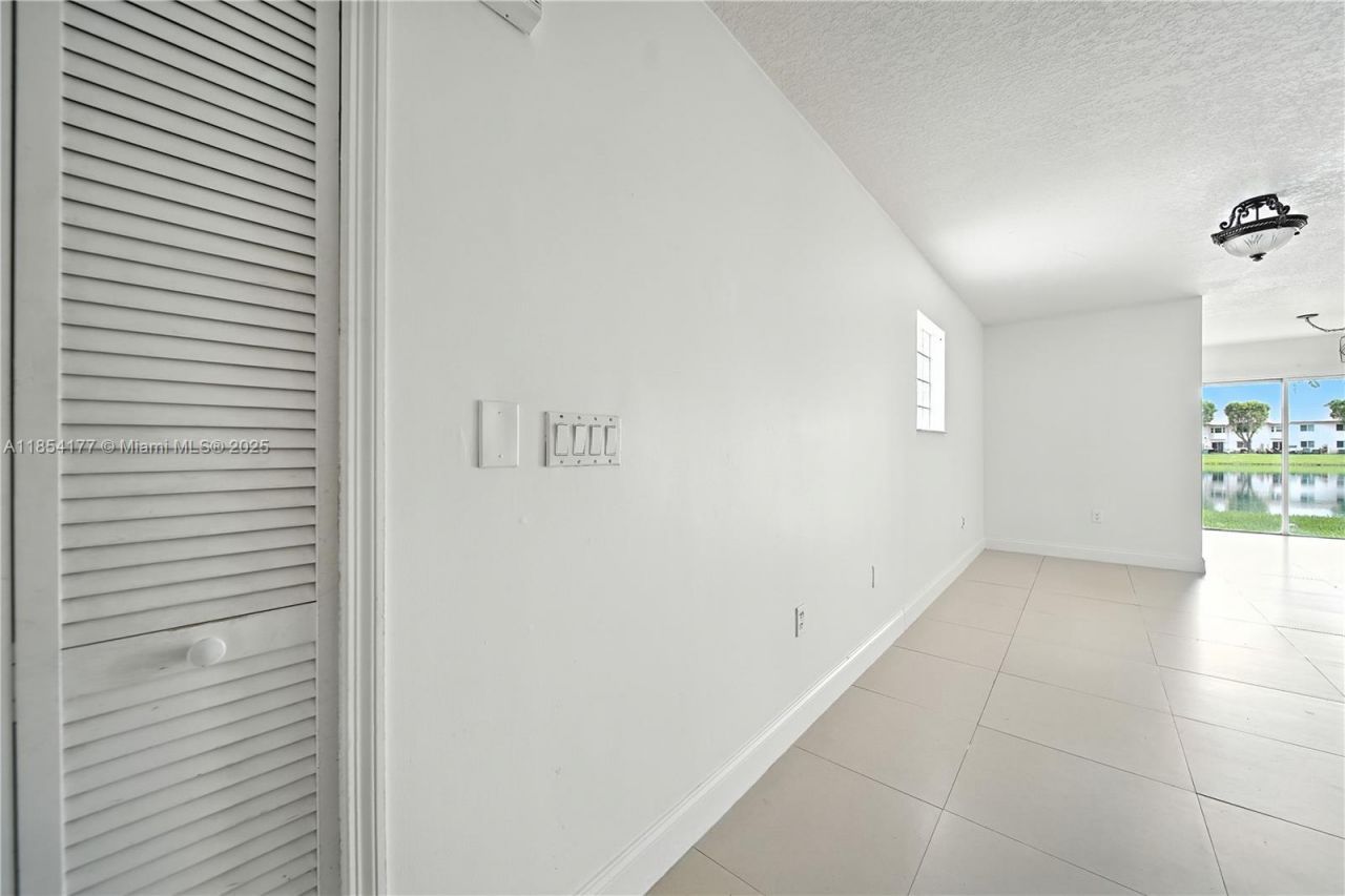 1270 SE 26th St, Unit 101, Homestead, FL 33035 Photo