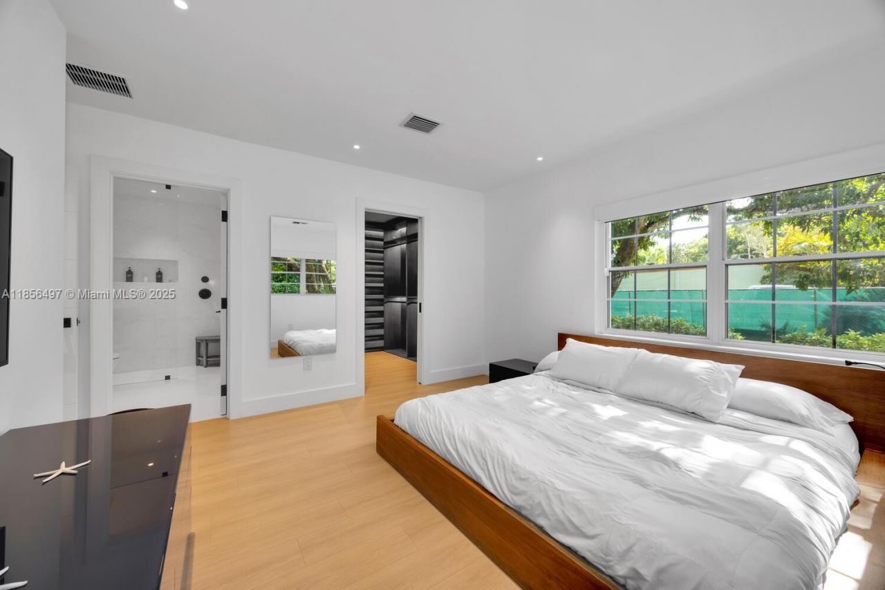 5827 SW 69th Ct, Miami, FL 33143 Photo