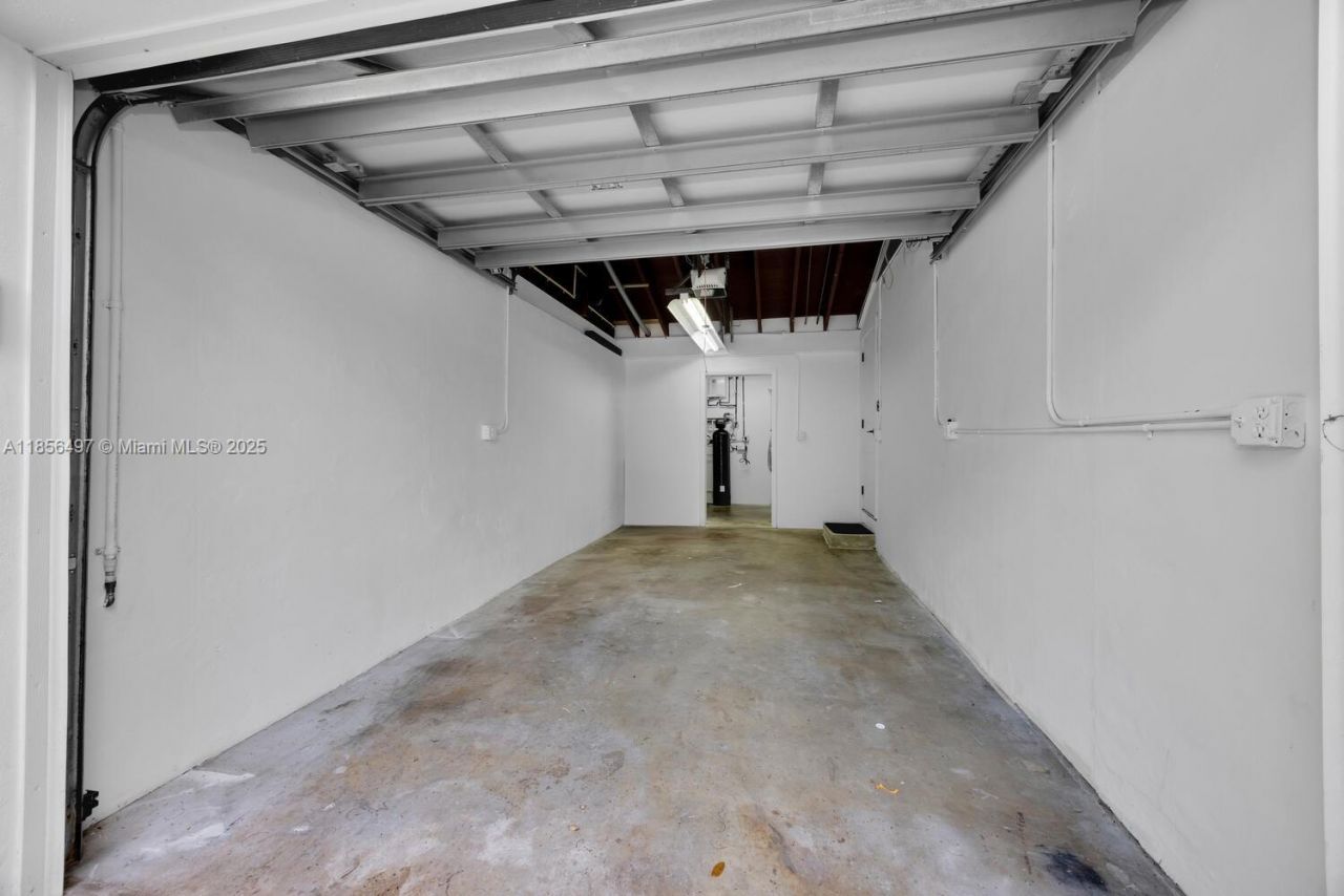 5827 SW 69th Ct, Miami, FL 33143 Photo