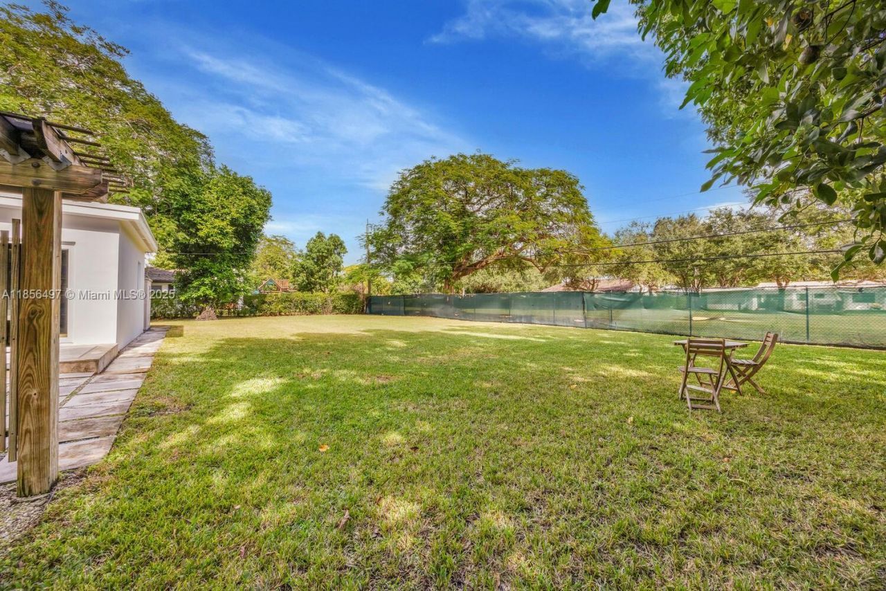 5827 SW 69th Ct, Miami, FL 33143 Photo