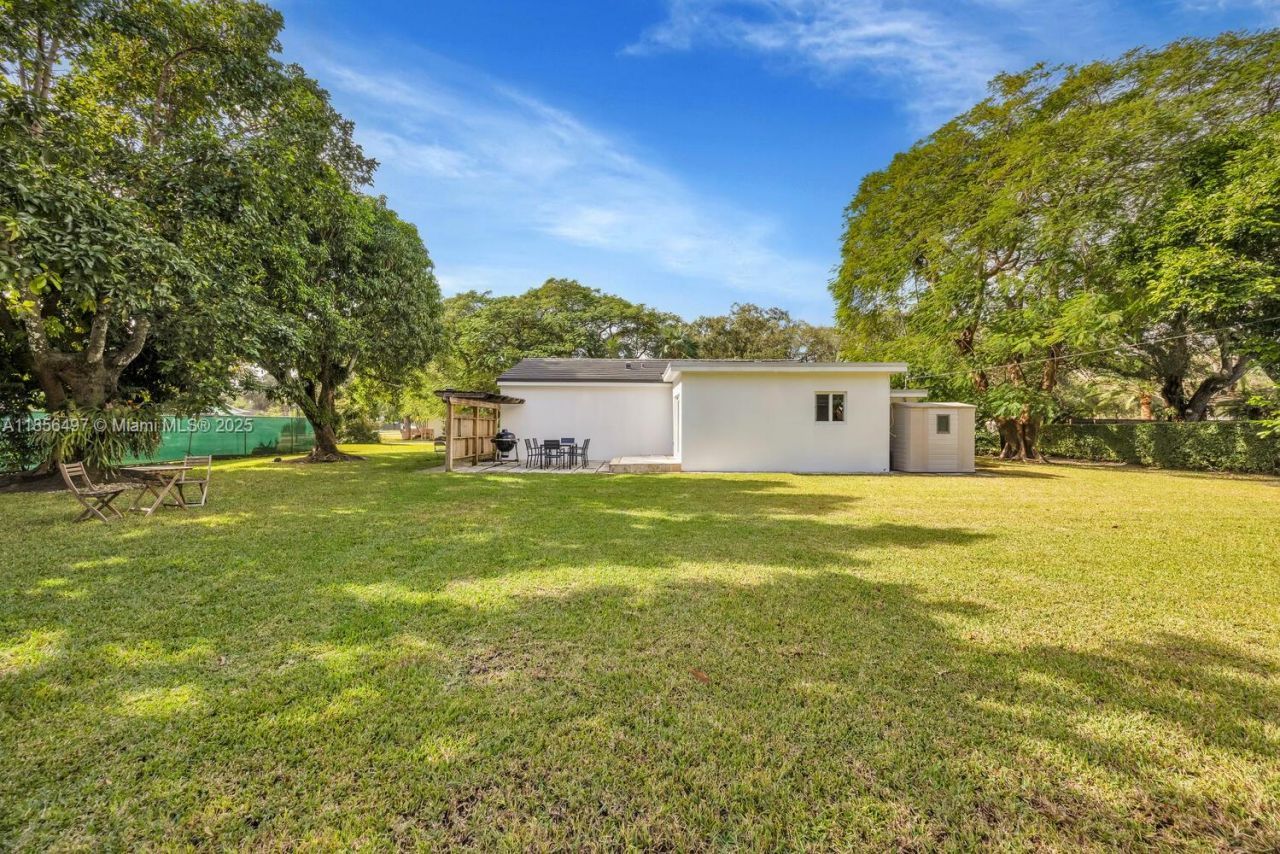 5827 SW 69th Ct, Miami, FL 33143 Photo