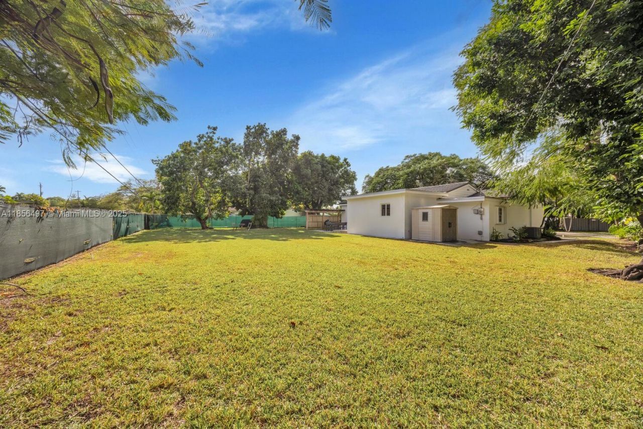 5827 SW 69th Ct, Miami, FL 33143 Photo