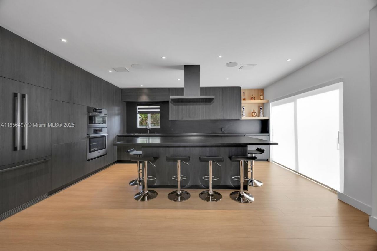 5827 SW 69th Ct, Miami, FL 33143 Photo