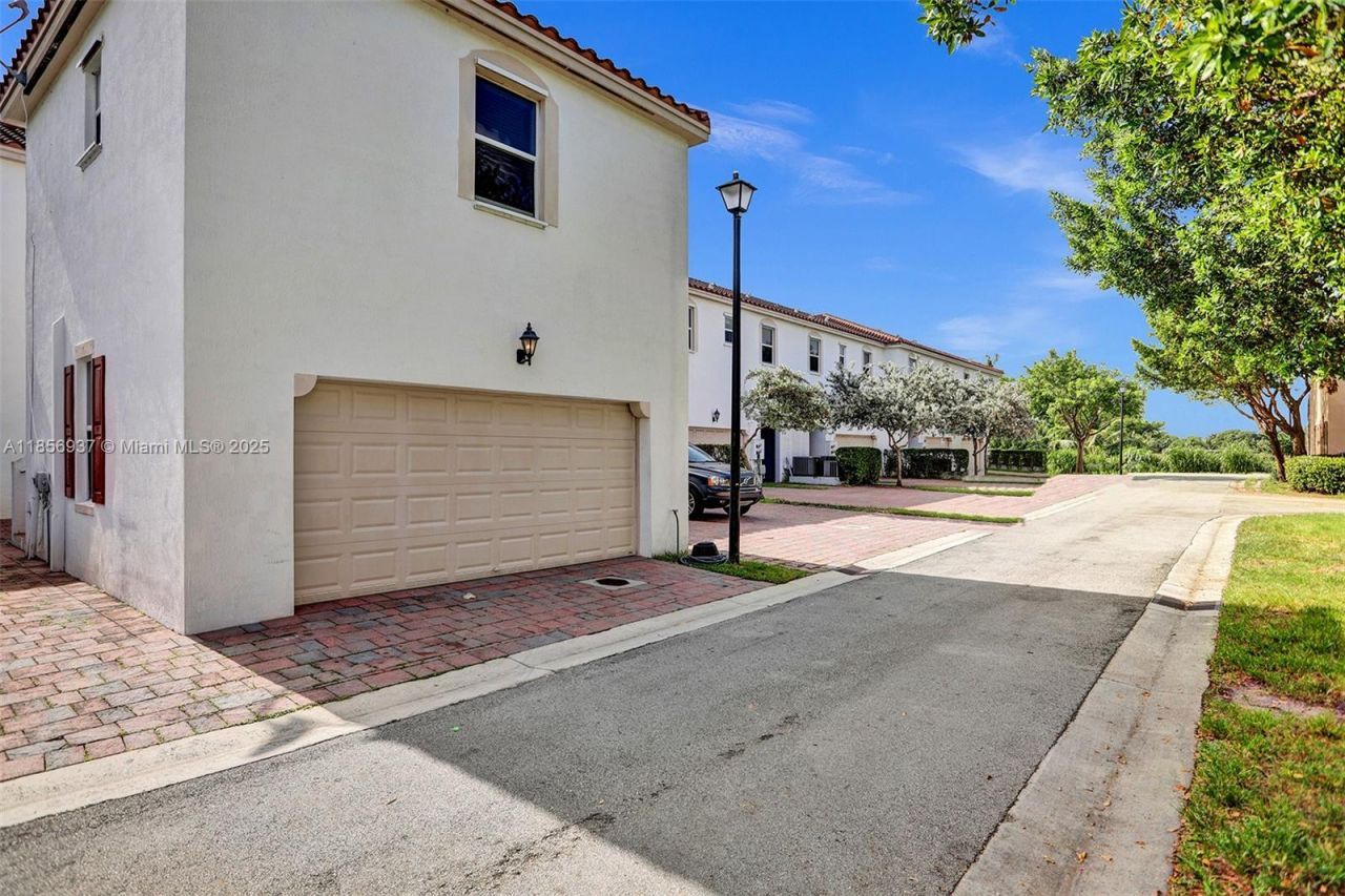 9500 SW 167th Ave, Unit 9500, Miami, FL 33196 Photo