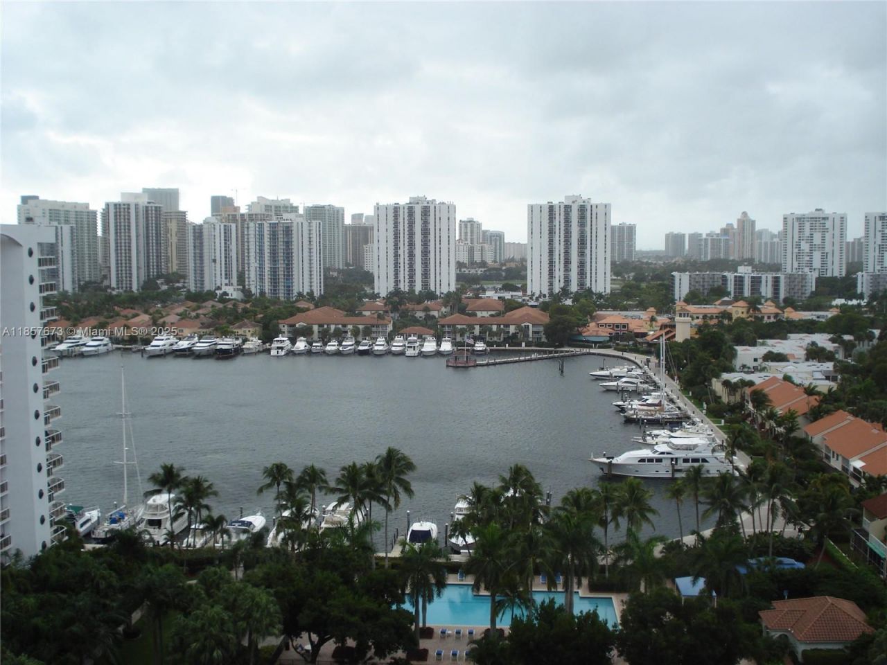 3600 Yacht Club Dr, Unit 1503, Aventura, FL 33180 Photo
