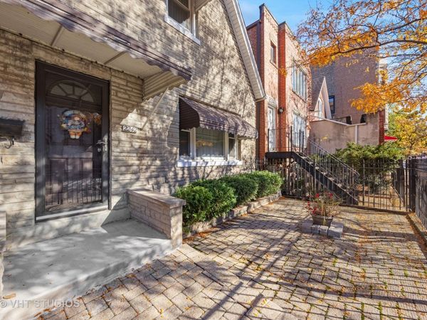 2242 W Taylor Street, Chicago, IL 60612