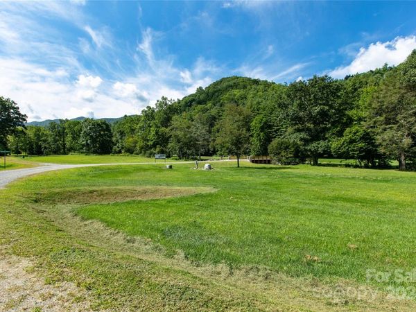 141 Parker Road, Canton, NC 28716