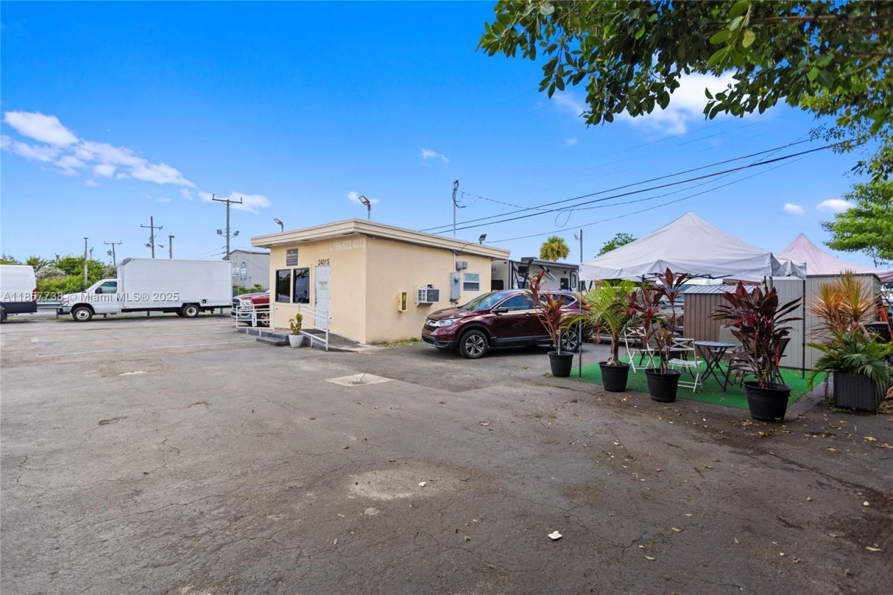 2401 S State Road 7, West Park, FL 33023 Photo