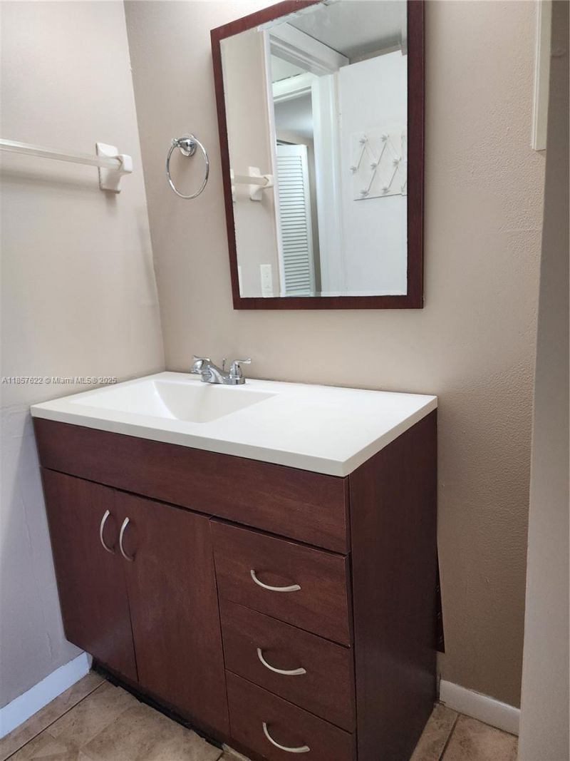 6020 NW 64th Ave, Unit 307, Tamarac, FL 33319 Photo