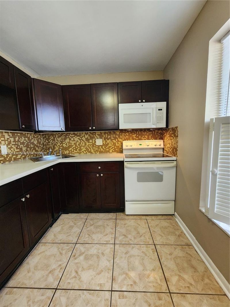 6020 NW 64th Ave, Unit 307, Tamarac, FL 33319 Photo