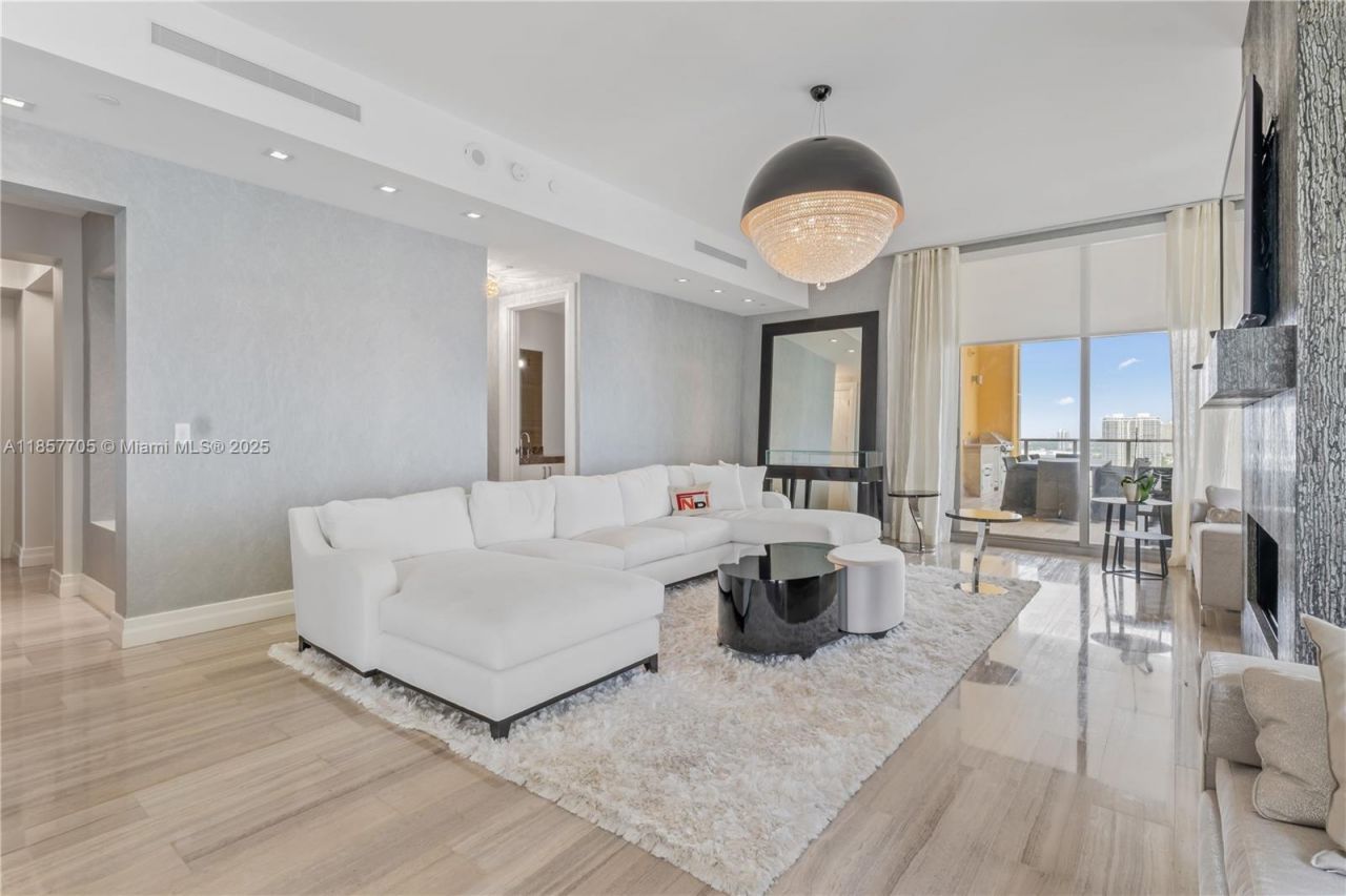 17749 Collins Ave, Unit 1901, Sunny Isles Beach, FL 33160 Photo