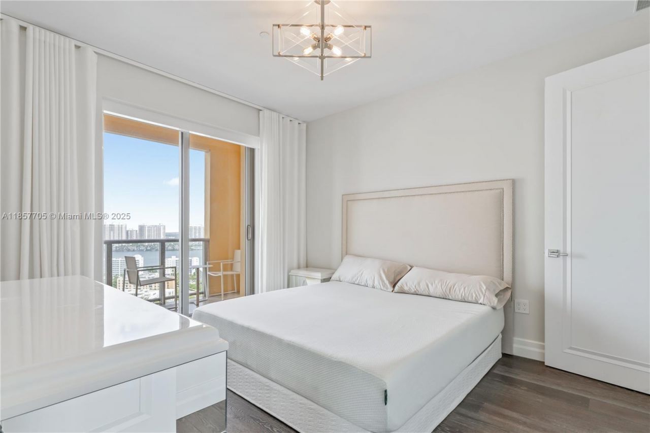 17749 Collins Ave, Unit 1901, Sunny Isles Beach, FL 33160 Photo