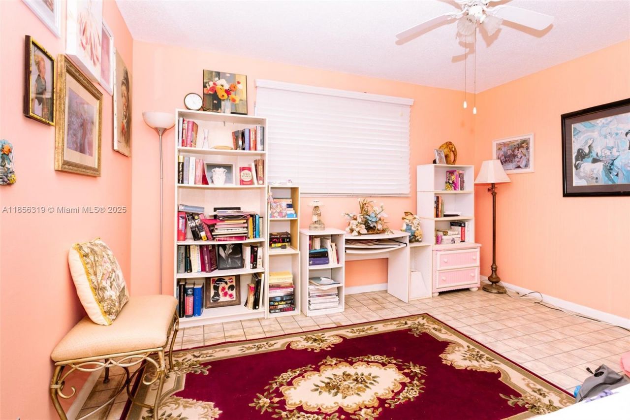 619 NE 14th Ave, Unit 507, Hallandale Beach, FL 33009 Photo