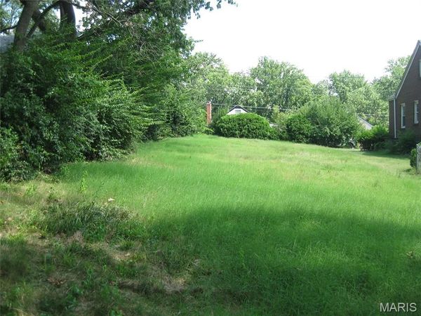 1735 Oconnell Avenue, Overland, MO 63114