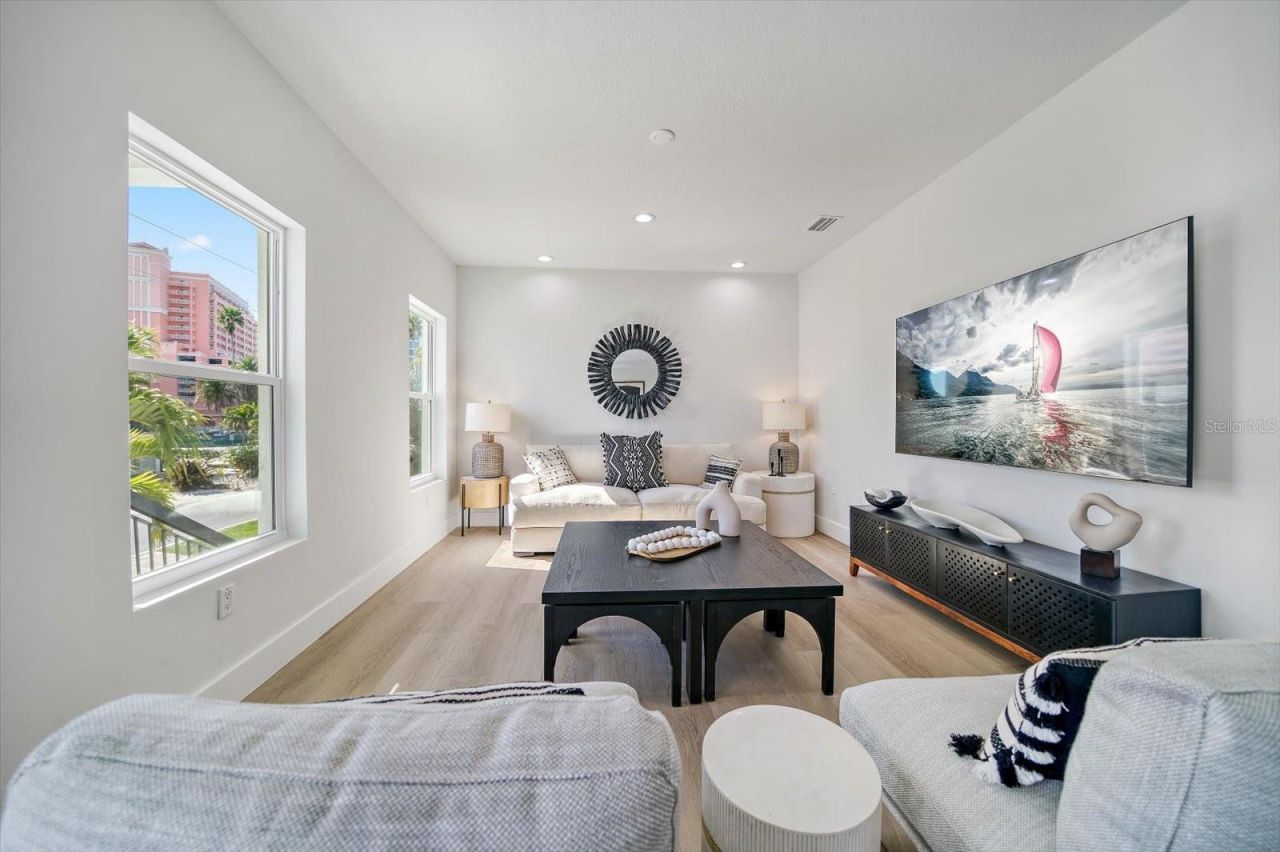 116 Devon Drive, Clearwater Beach, FL 33767 Photo