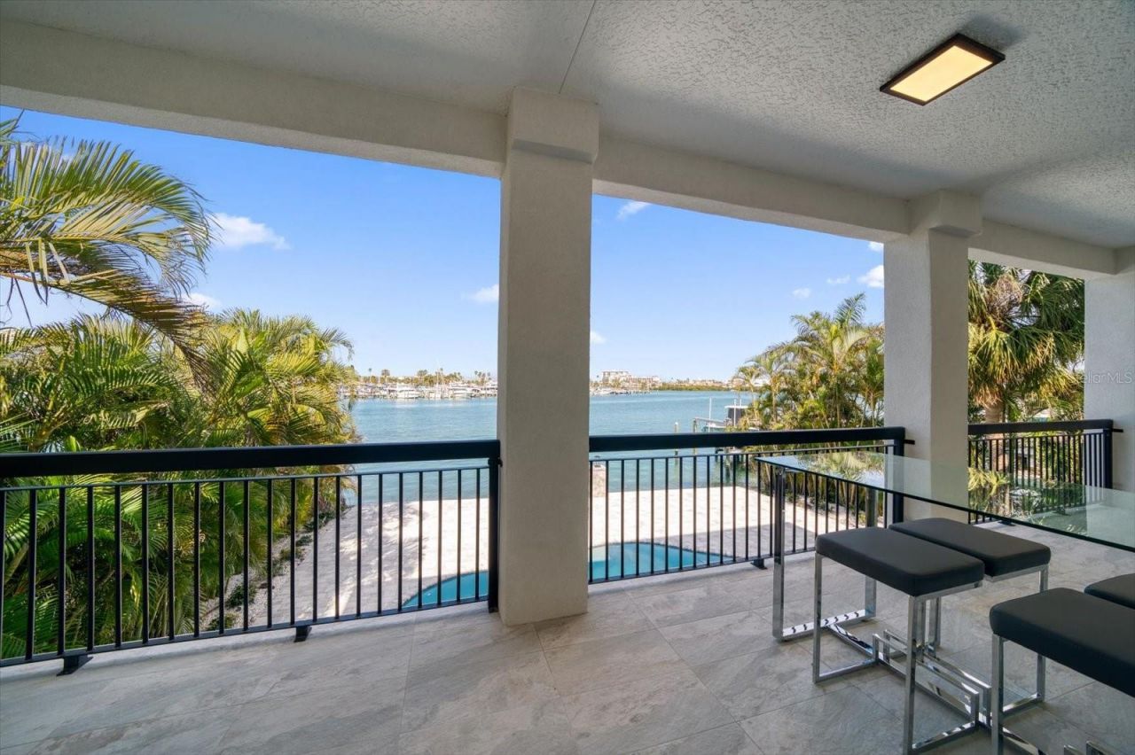 116 Devon Drive, Clearwater Beach, FL 33767 Photo