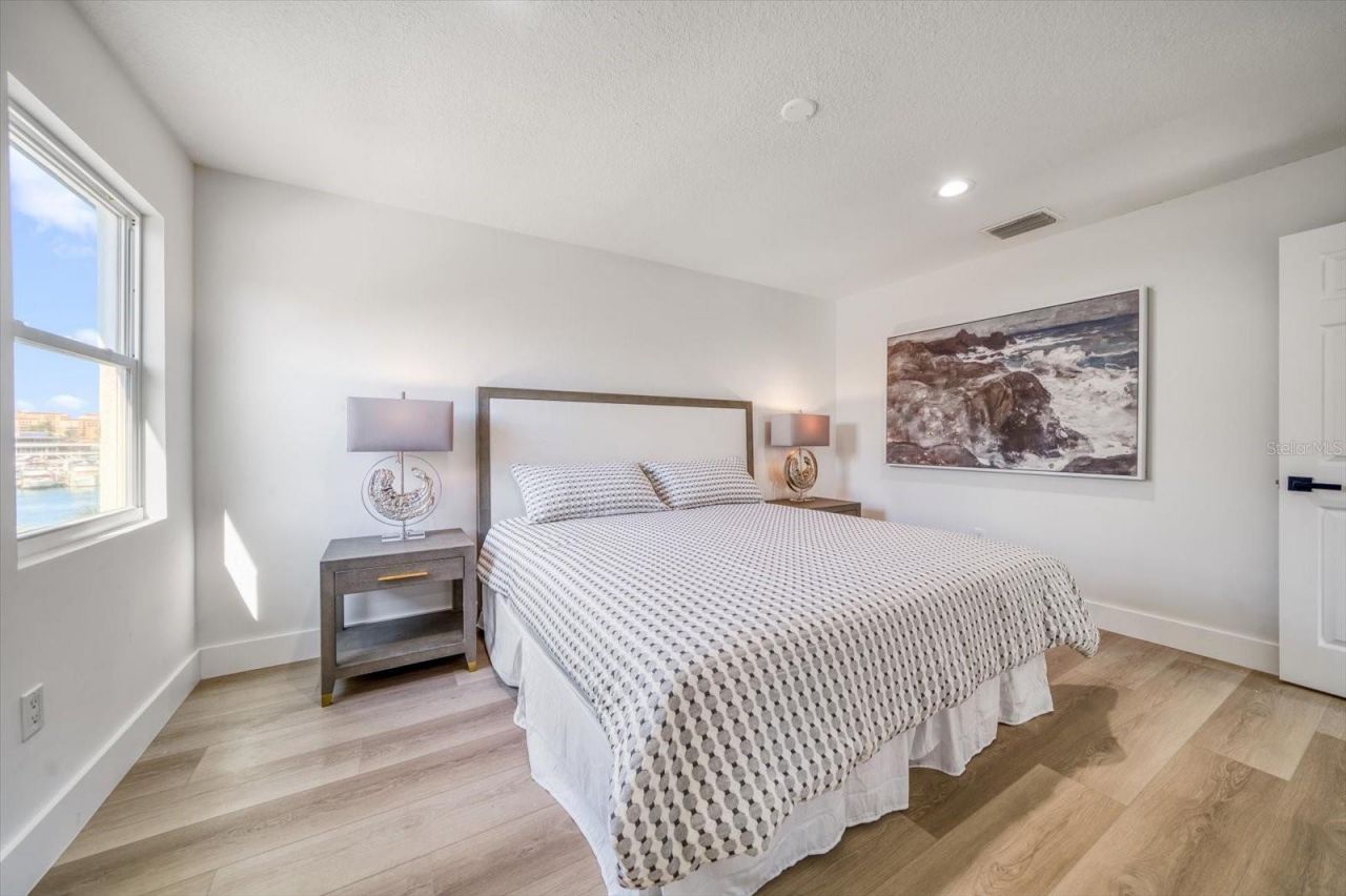 116 Devon Drive, Clearwater Beach, FL 33767 Photo