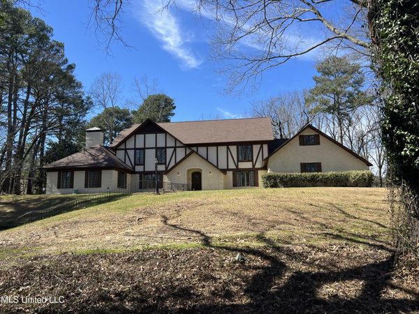 1609 SW Linda Drive, Clinton, MS 39056